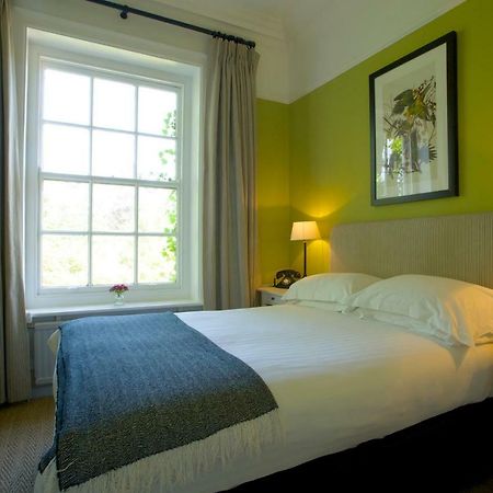 The Manor At Sway - Hotel, Restaurant And Gardens Экстерьер фото