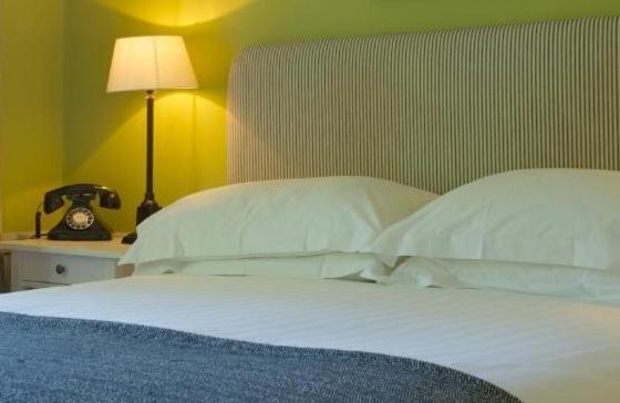 The Manor At Sway - Hotel, Restaurant And Gardens Экстерьер фото