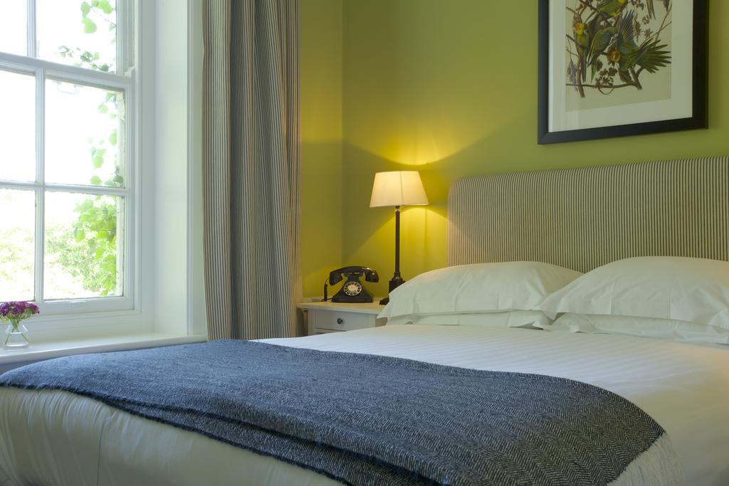The Manor At Sway - Hotel, Restaurant And Gardens Экстерьер фото