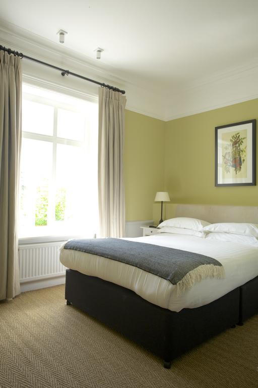 The Manor At Sway - Hotel, Restaurant And Gardens Экстерьер фото
